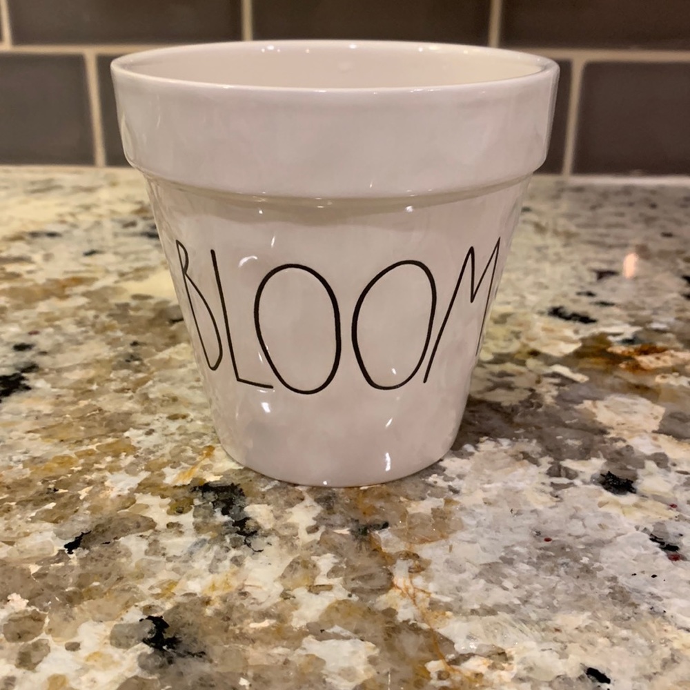 Rae Dunn Bloom pot